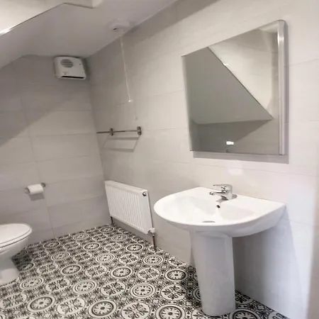 Spacious In Popular Salthill * 골웨이