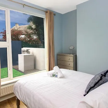 Spacious In Popular Salthill